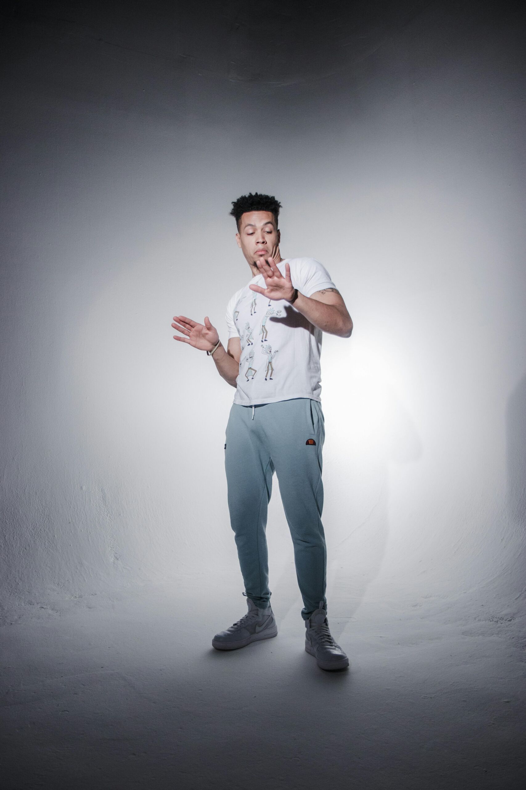 pexels-ficky-1243617-2364574